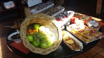 Hôtel Kyriad Fontenay Tresigny