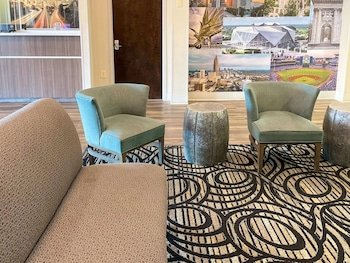 Clarion Pointe Atlanta Airport College Park