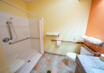 Rock Island Inn & Suites