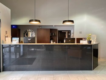 Super 8 by Wyndham Lachenaie/Terrebonne
