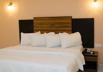 Residency Hotel Utako