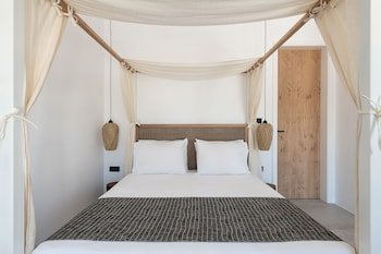 Athina Milos Suites