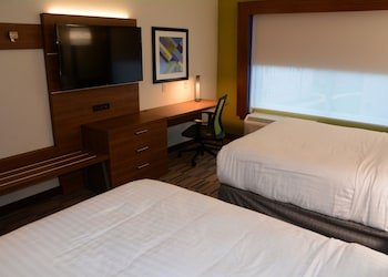 Holiday Inn Express & Suites Pittsburgh Monroeville