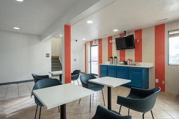 Econo Lodge Limon