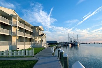 Hampton Inn & Suites Chincoteague Waterfront