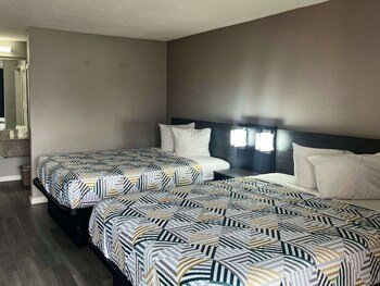 Camden West Inn