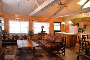 Red Bud Lodge
