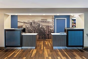 La Quinta Inn & Suites by Wyndham Atlanta South - Newnan