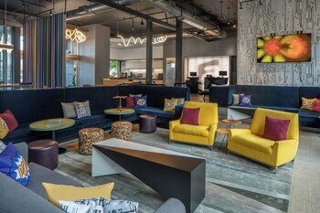 Aloft Green Bay