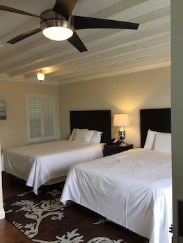 Beach Bungalows Inn & Suites
