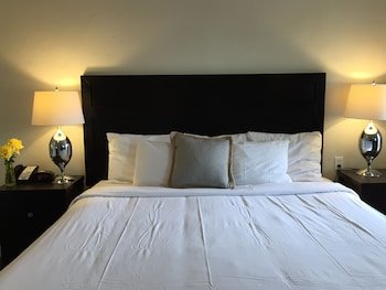 Beach Bungalows Inn & Suites