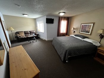 SlopeSide Inn