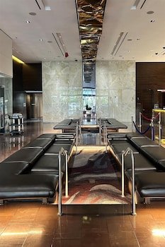Palms Place