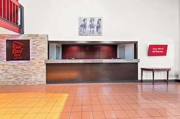Red Roof Inn & Suites Lexington - Hamburg