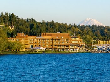 Woodmark Hotel and Still Spa