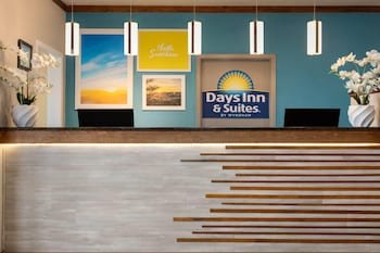Days Inn by Wyndham Suites Fredericksburg
