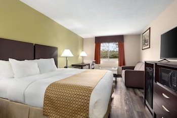 Baymont by Wyndham Monroe