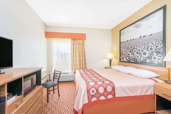 Super 8 by Wyndham Wichita South