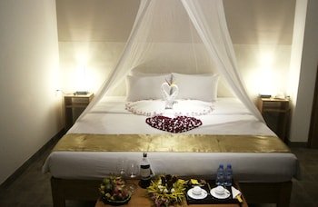Mekong Riverside Boutique Resort And Spa