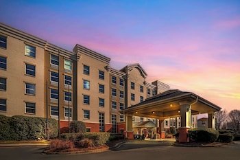 Comfort Suites Near Birkdale Village- Huntersville
