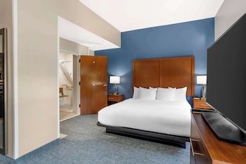 Comfort Suites Near Birkdale Village- Huntersville