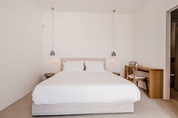 Amarelo Suites