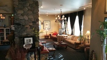 The Lodge at Kingsbury Crossing