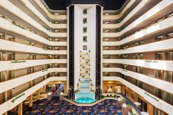 Capitol Plaza Hotel & Convention Center