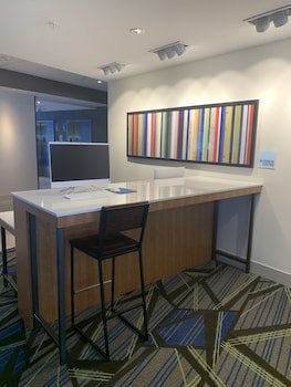 Holiday Inn Express & Suites Brunswick - Harpers Ferry