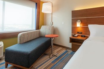 Holiday Inn Express & Suites Brunswick - Harpers Ferry