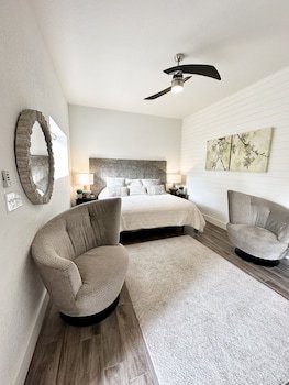 Eagles Landing Lodge Private Suites And Group Lodging