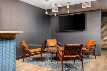 Hotel Westport Kansas City, Tapestry Collection by Hilton