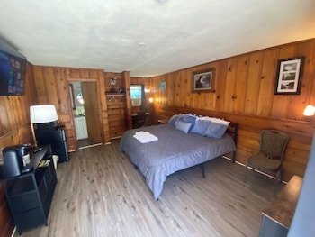 Heart Of The Berkshires Motel