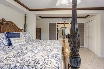 Mariner's Resort Villas & Marina