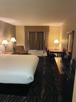 Baymont Inn & Suites Little Rock