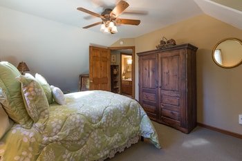 Yosemite's Apple Blossom Inn Bed And Breakfast