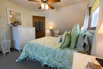 Yosemite's Apple Blossom Inn Bed And Breakfast