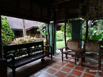 Alona Tropical Beach Resort