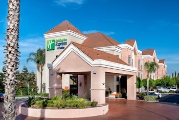 Holiday Inn Express & Suites Lathrop