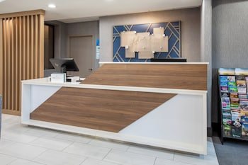 Holiday Inn Express & Suites Lathrop