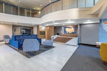 Holiday Inn Express & Suites Lathrop