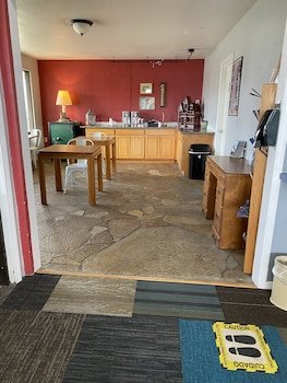 Ocean Shores Inn & Suites