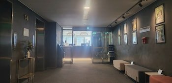 Brown Suites Hotel Sinchon Central