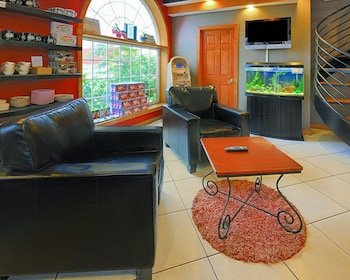 Econo Lodge At The Falls North
