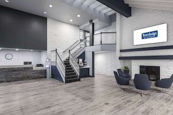 Travelodge by Wyndham Barrie on Bayfield