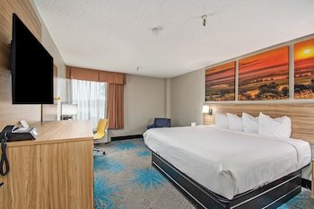 Days Inn & Suites by Wyndham Mt Pleasant