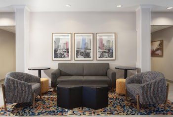 Hampton Inn & Suites Tampa North