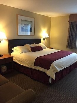 Grand Summit Hotel & Conference Center