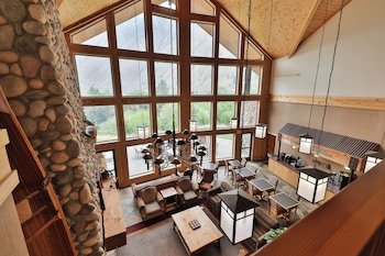 Salmon Rapids Lodge