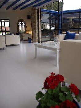 Hilltop Gardens Hotel Apartments